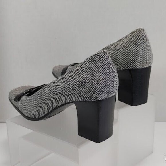 Easy Spirit® Women's Herringbone and Black Leather Block Heels Size US 6 - Picture 4 of 16